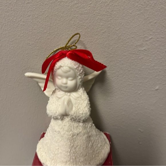 Lincolnshire Christmas Ornament Snowjade Praying Angel Bell Holiday Series w/Box - Picture 2 of 4